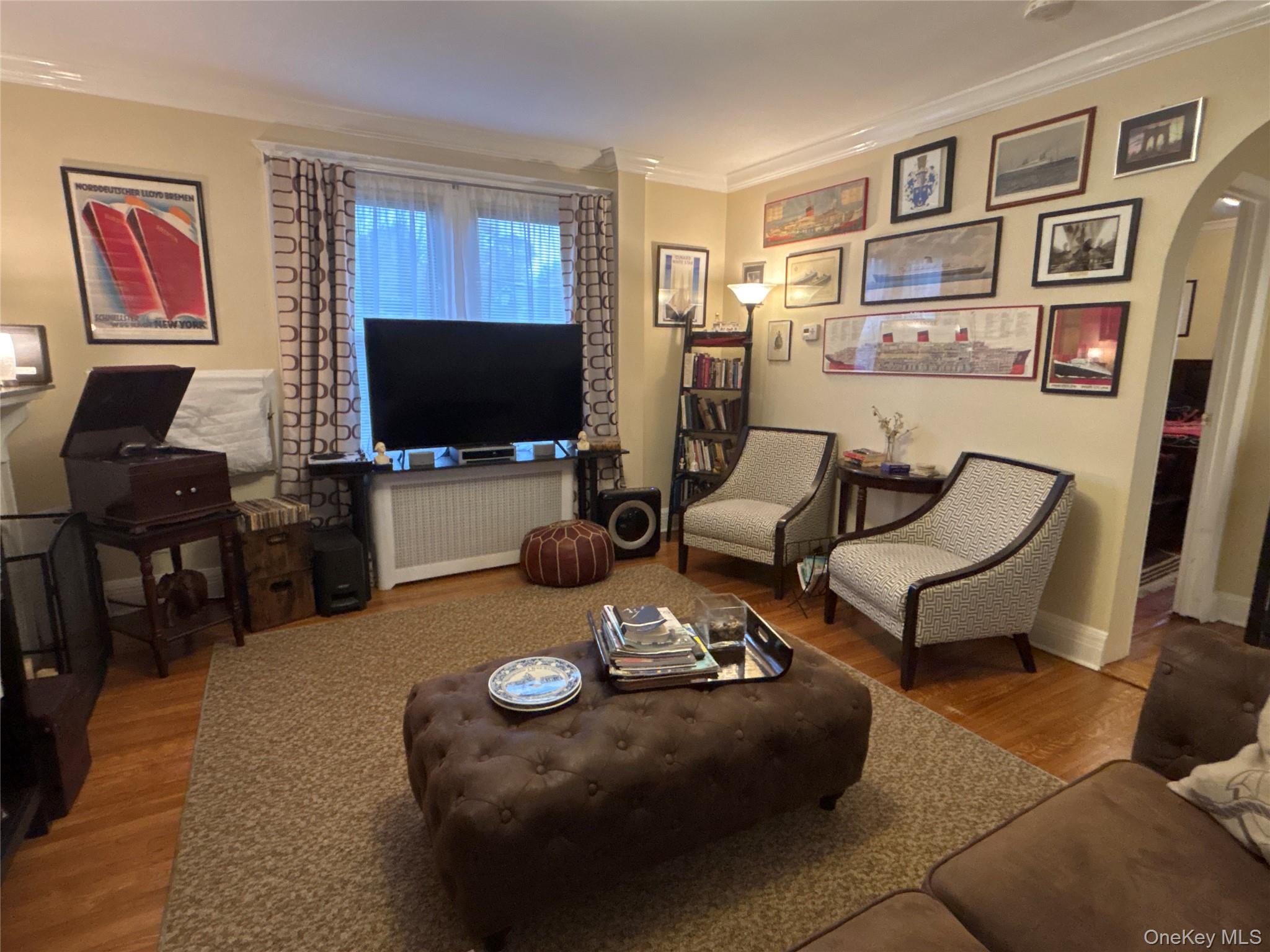 #8 photo, 30 Hicks Lane, Great Neck , NY 11024