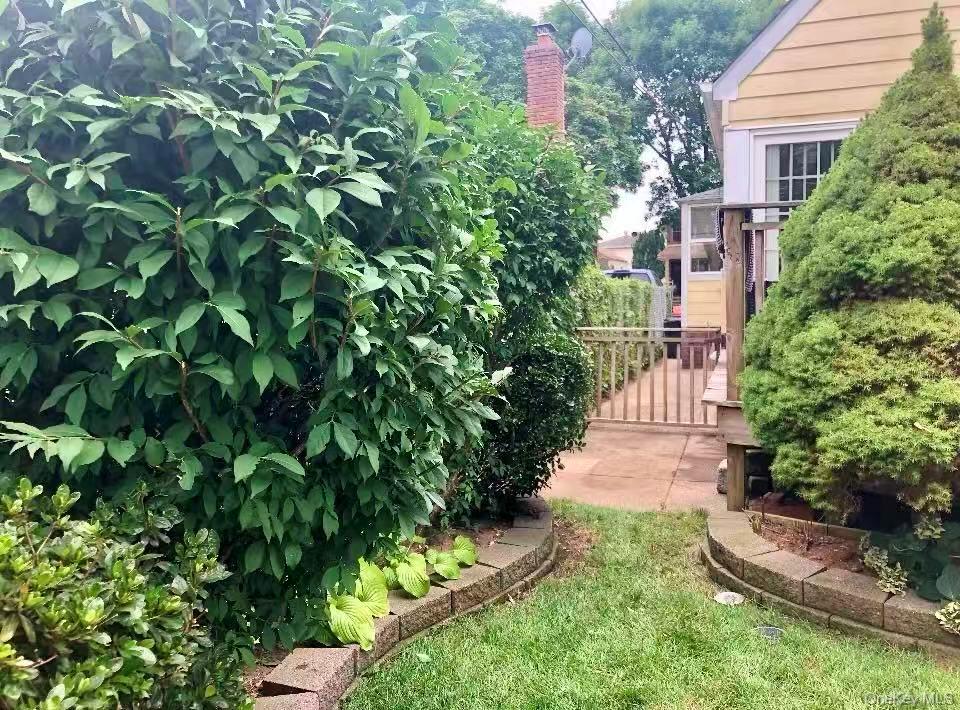 #18 photo, 24125 85th Avenue, Bellerose , NY 11426