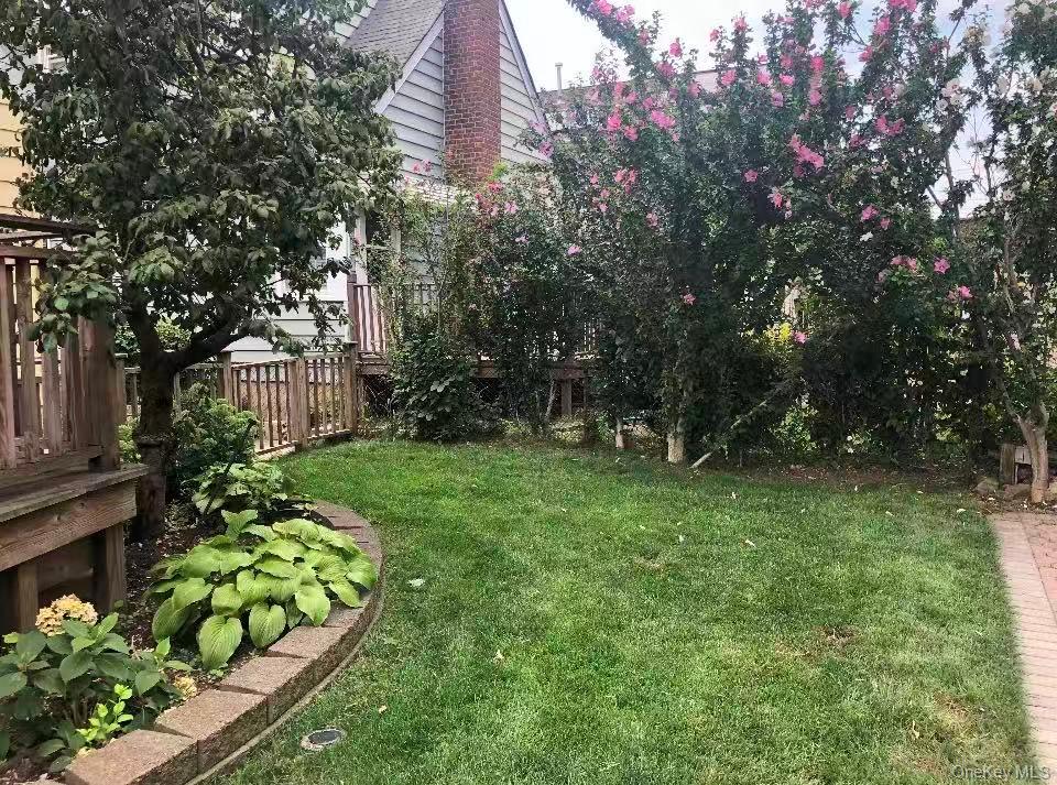 #19 photo, 24125 85th Avenue, Bellerose , NY 11426