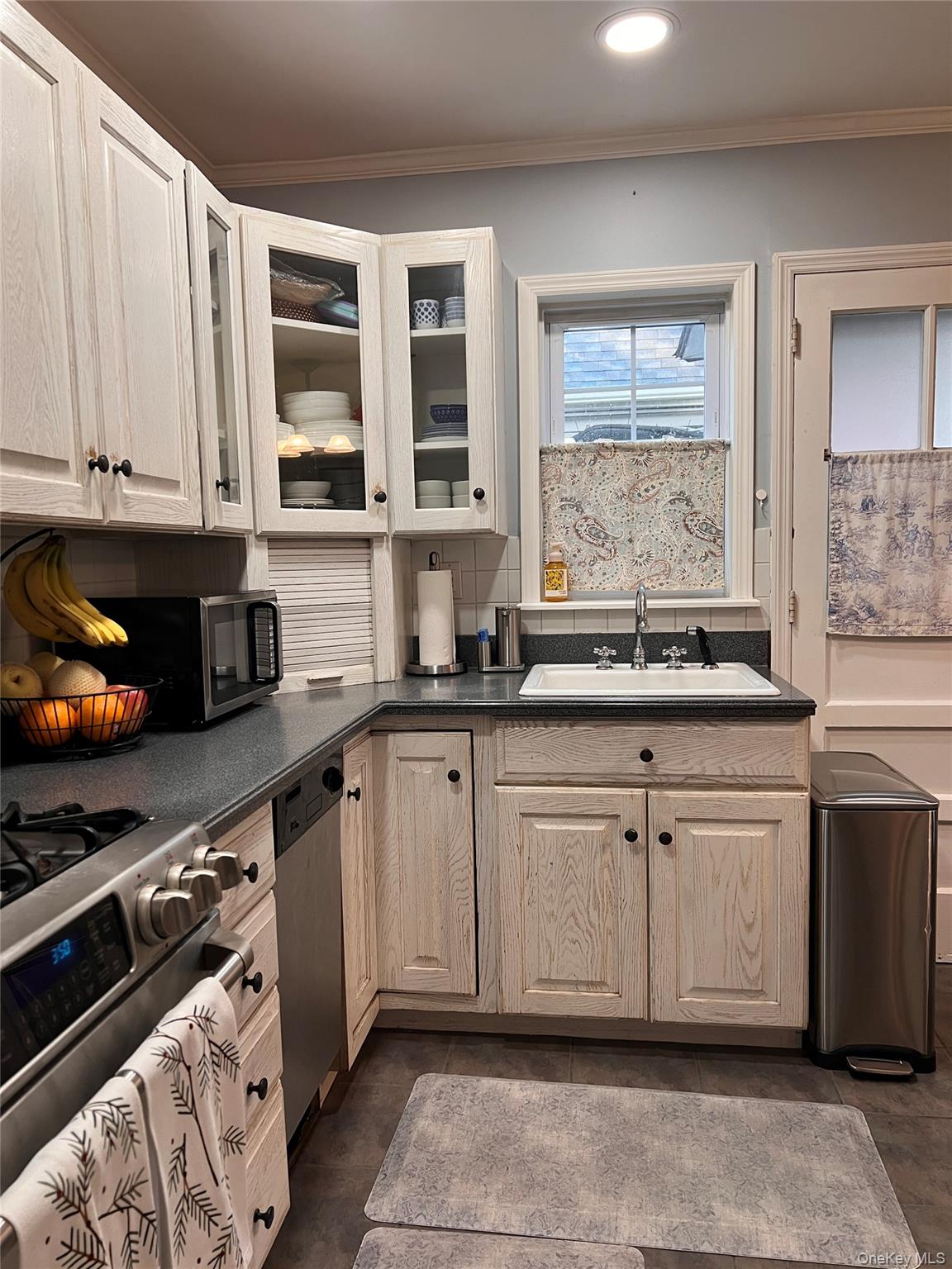 #3 photo, 24125 85th Avenue, Bellerose , NY 11426