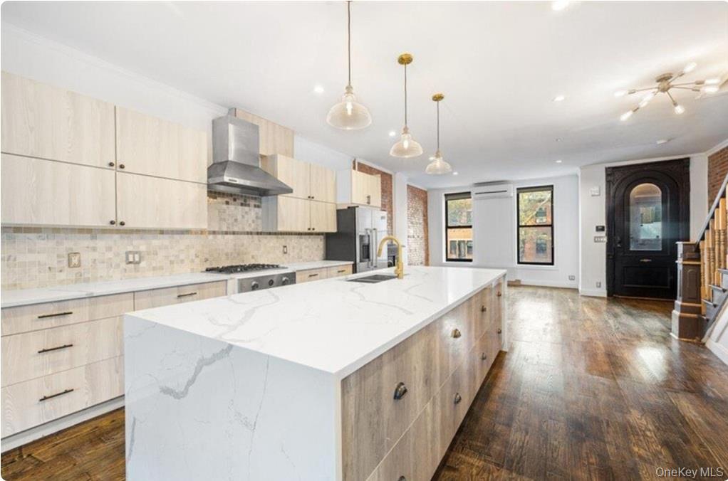 #5 photo, 308 Clifton Place, Brooklyn , NY 11216