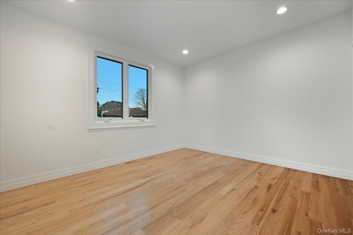 #20 photo, 267 Sprucewood Drive, Levittown , NY 11756