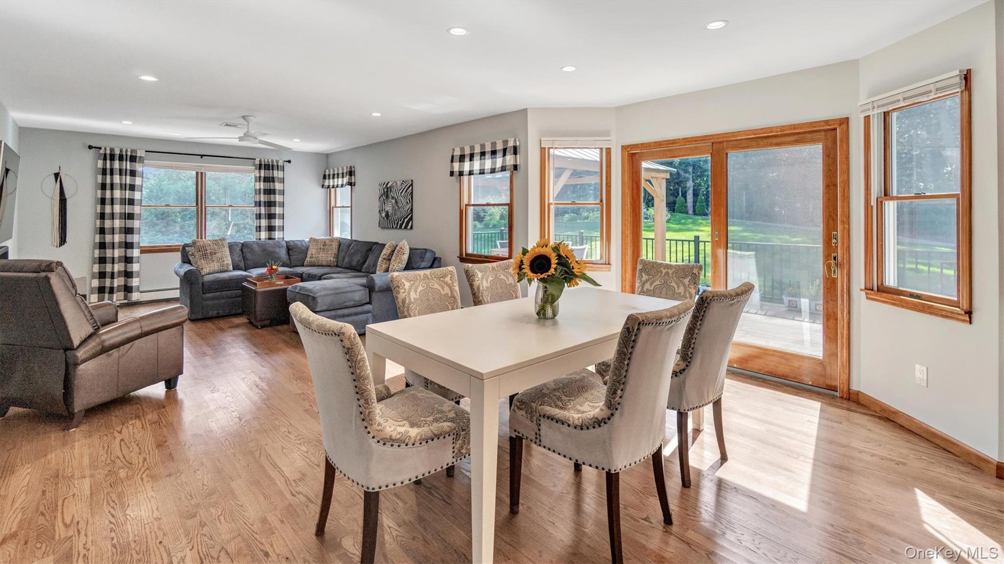 #14 photo, 181 Landing Lane, Baiting Hollow , NY 11933