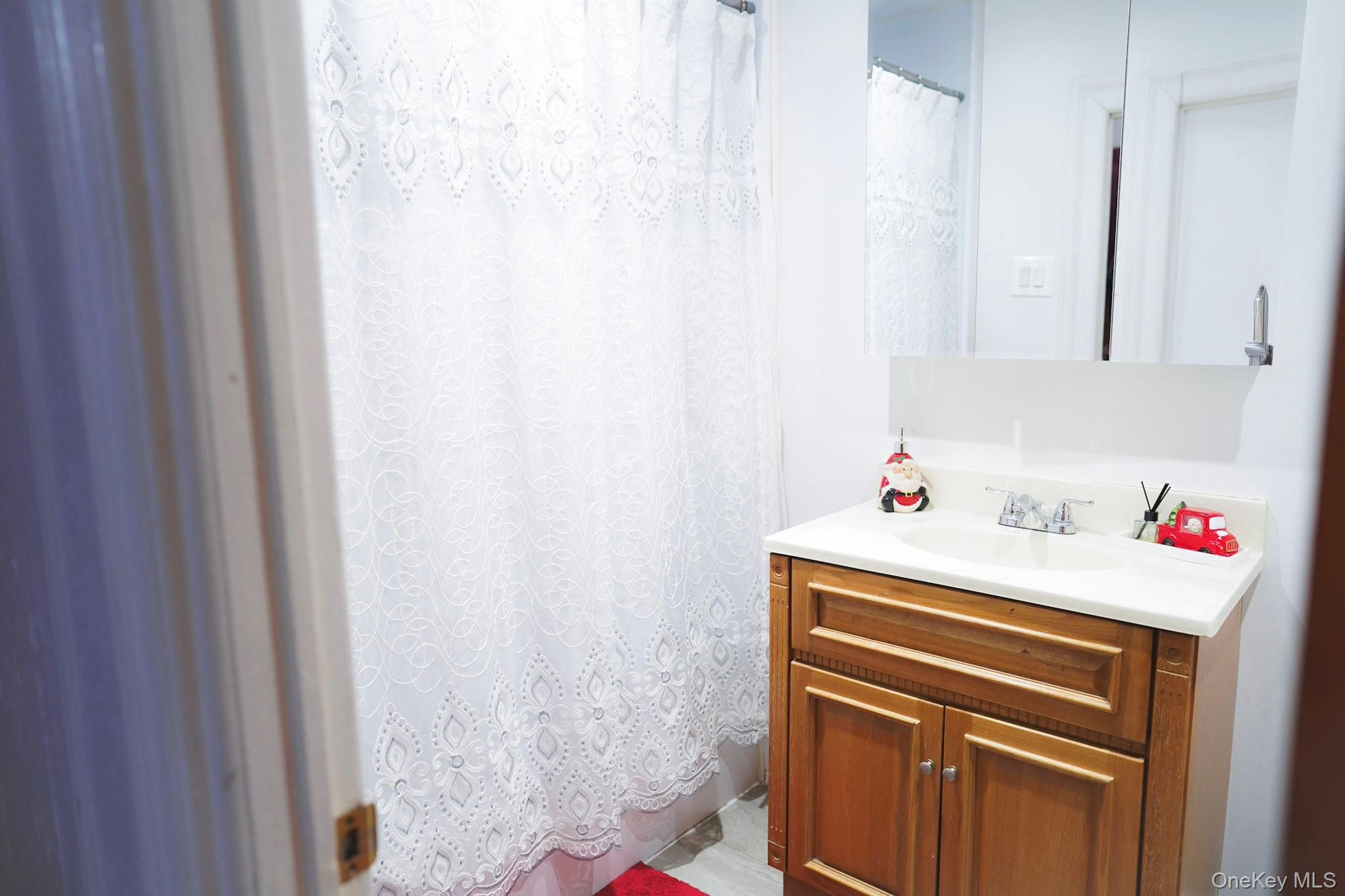 #15 photo, 80-60 90 Avenue, كوينز Woodhaven , NY 11421