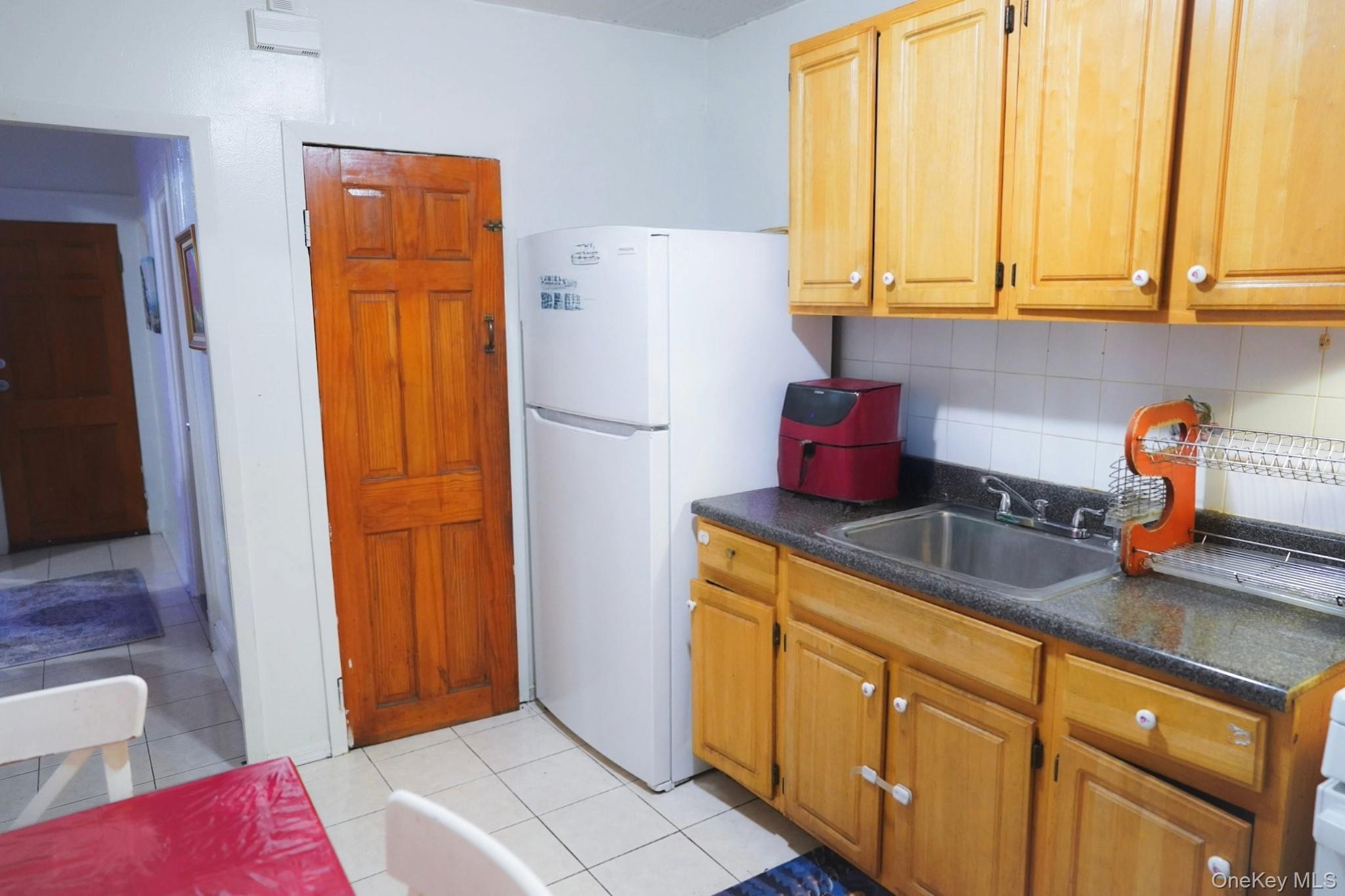 #8 photo, 80-60 90 Avenue, كوينز Woodhaven , NY 11421