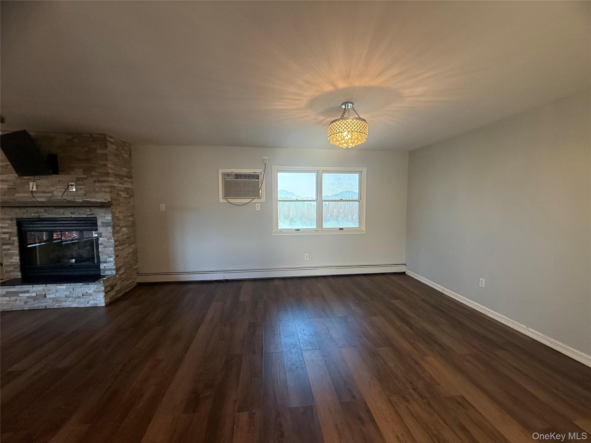 #4 photo, 630 Ingraham Lane, New Hyde Park , NY 11040