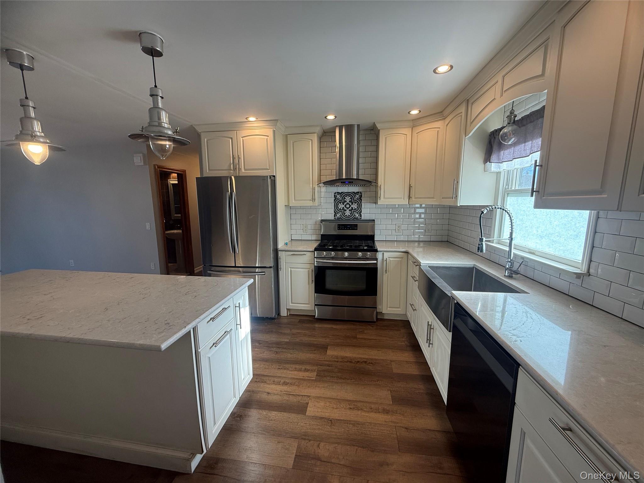 #5 photo, 630 Ingraham Lane, New Hyde Park , NY 11040