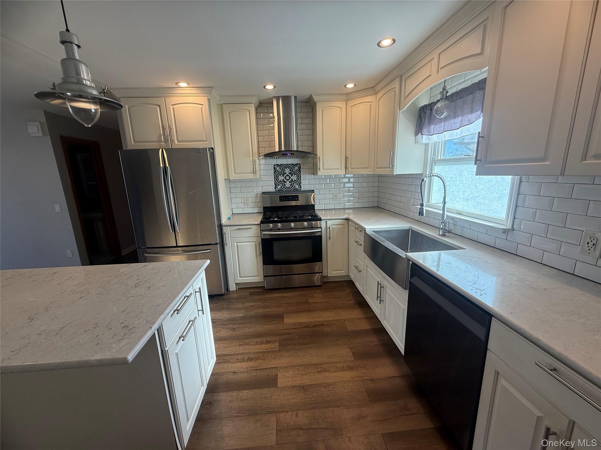 #6 photo, 630 Ingraham Lane, New Hyde Park , NY 11040