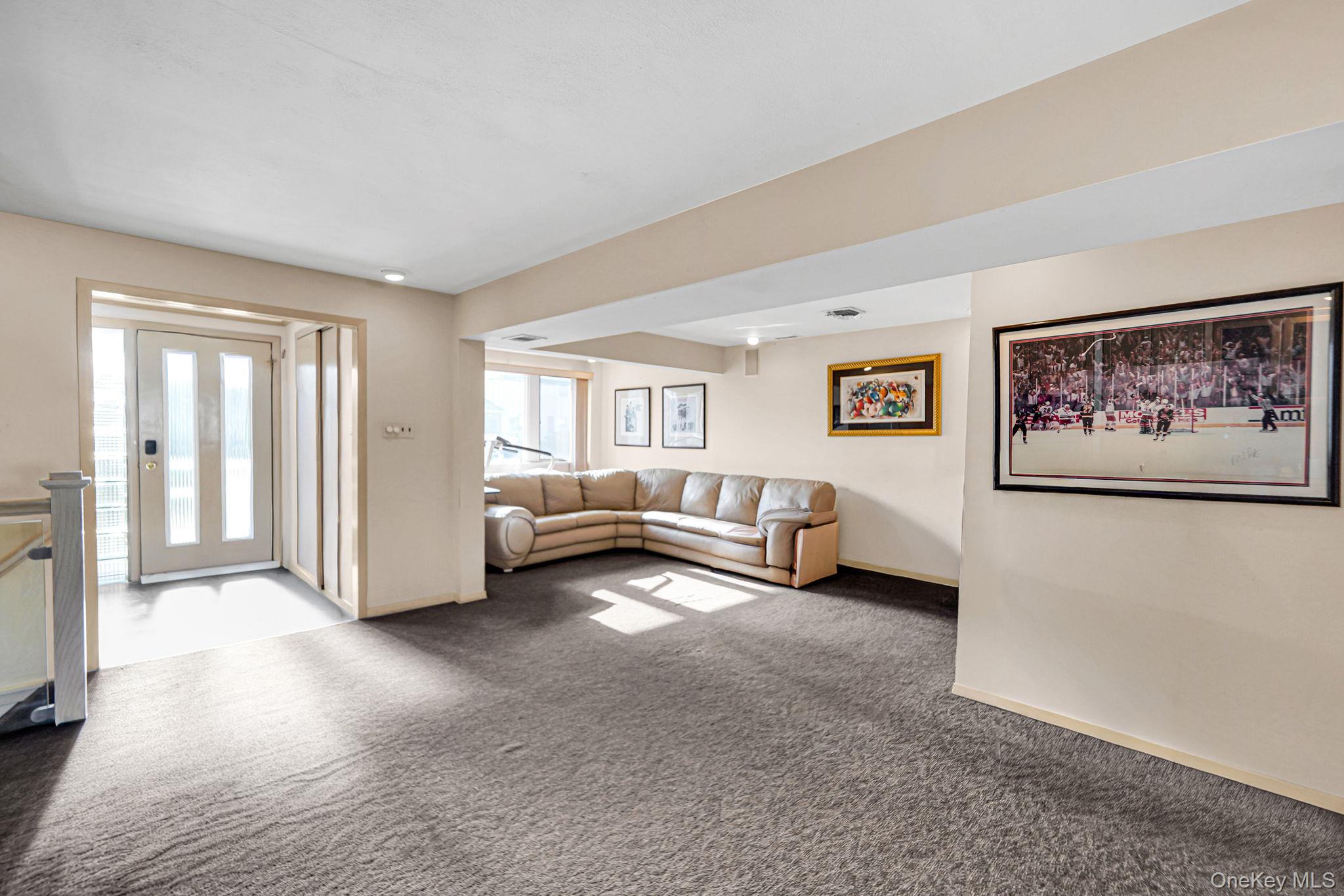 #12 photo, 11 Fordham Drive, Plainview , NY 11803