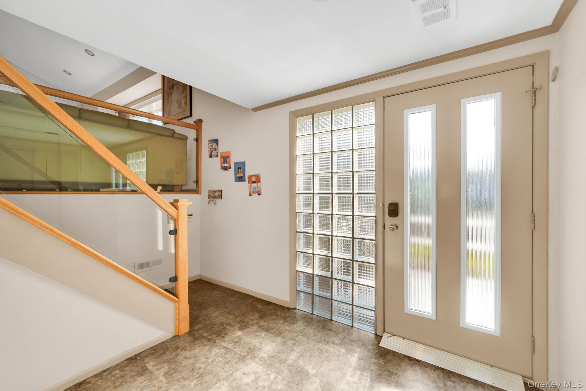 #15 photo, 11 Fordham Drive, Plainview , NY 11803