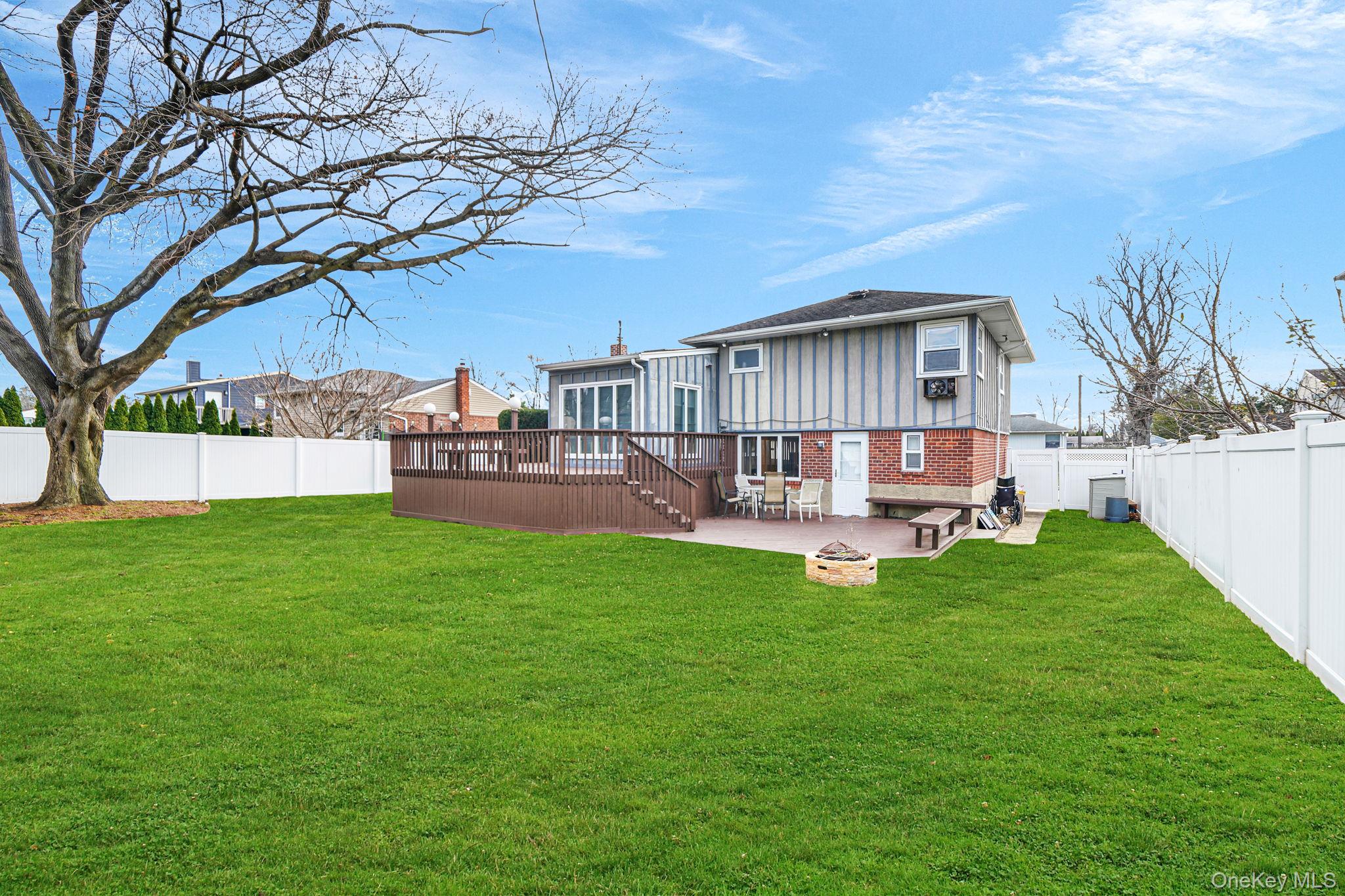 #4 photo, 11 Fordham Drive, Plainview , NY 11803