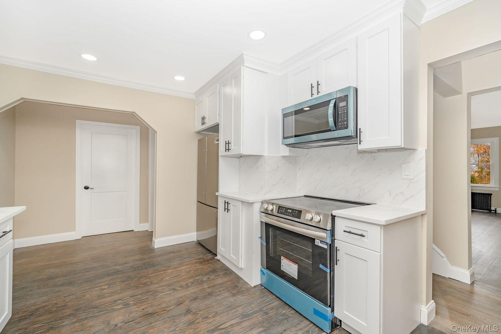 #2 photo, 123 4th Avenue, Huntington , NY 11746