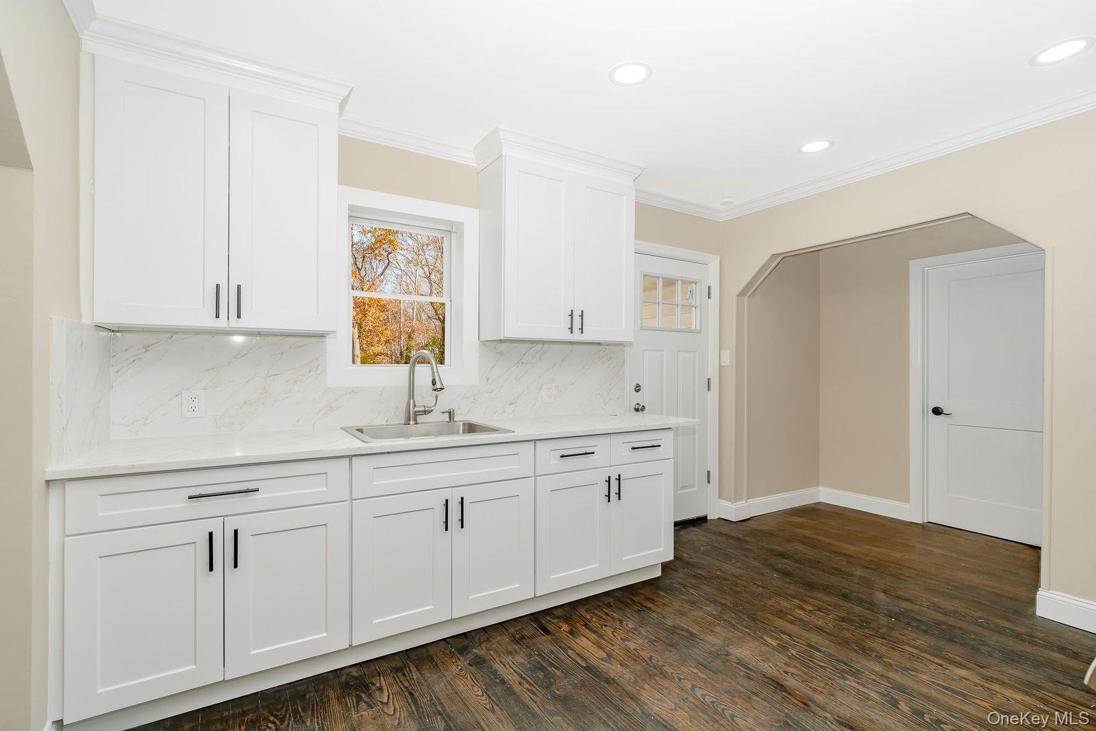 #3 photo, 123 4th Avenue, Huntington , NY 11746