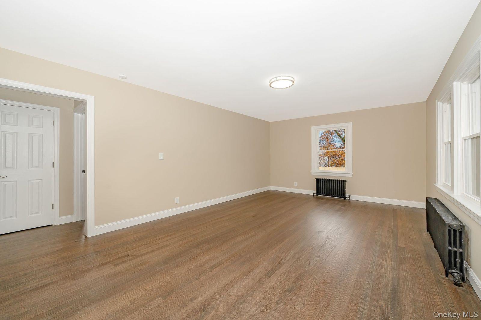 #5 photo, 123 4th Avenue, Huntington , NY 11746