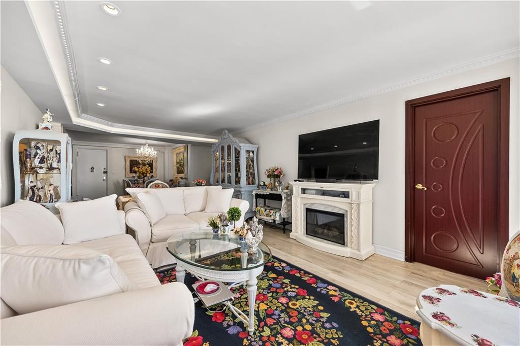 #7 photo, 40 Brighton 1st Road, #10G, Brighton Beach , NY 11235