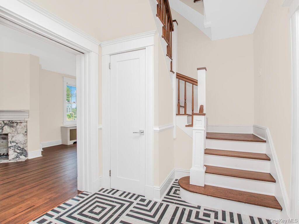 #6 photo, 70 Normandy Rd, Yonkers , NY 10701