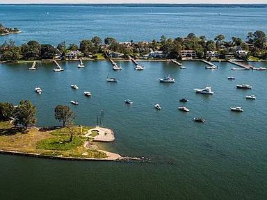 #2 photo, 1350 Greacen Point Rd, Mamaroneck , NY 10543