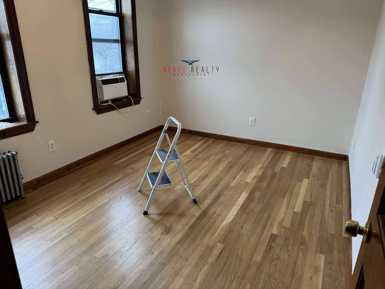 #4 photo, 23RD AVENUE & 31ST STREET, Astoria , NY 11105