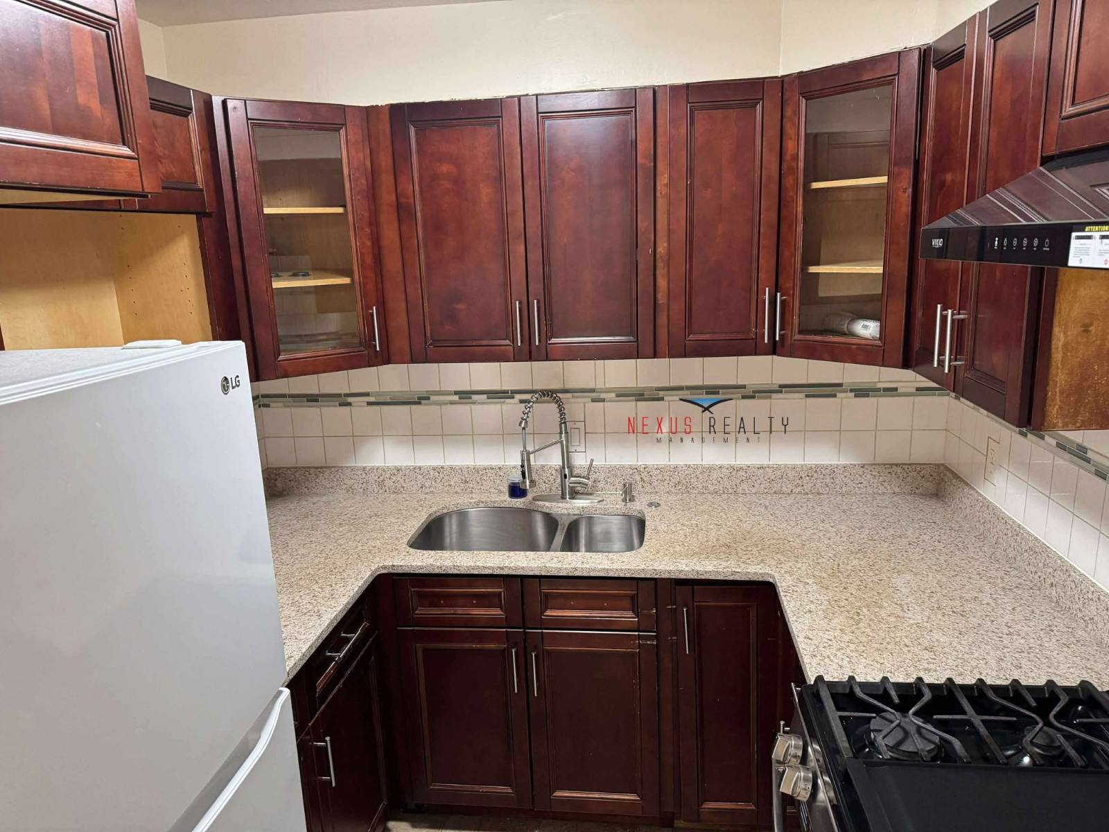 #8 photo, 69th street & 35th Avenue, Woodside , NY 11377