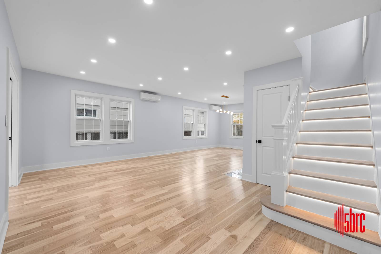 #10 photo, 34-26 209th Street, #Single Family, Bayside , NY 11361