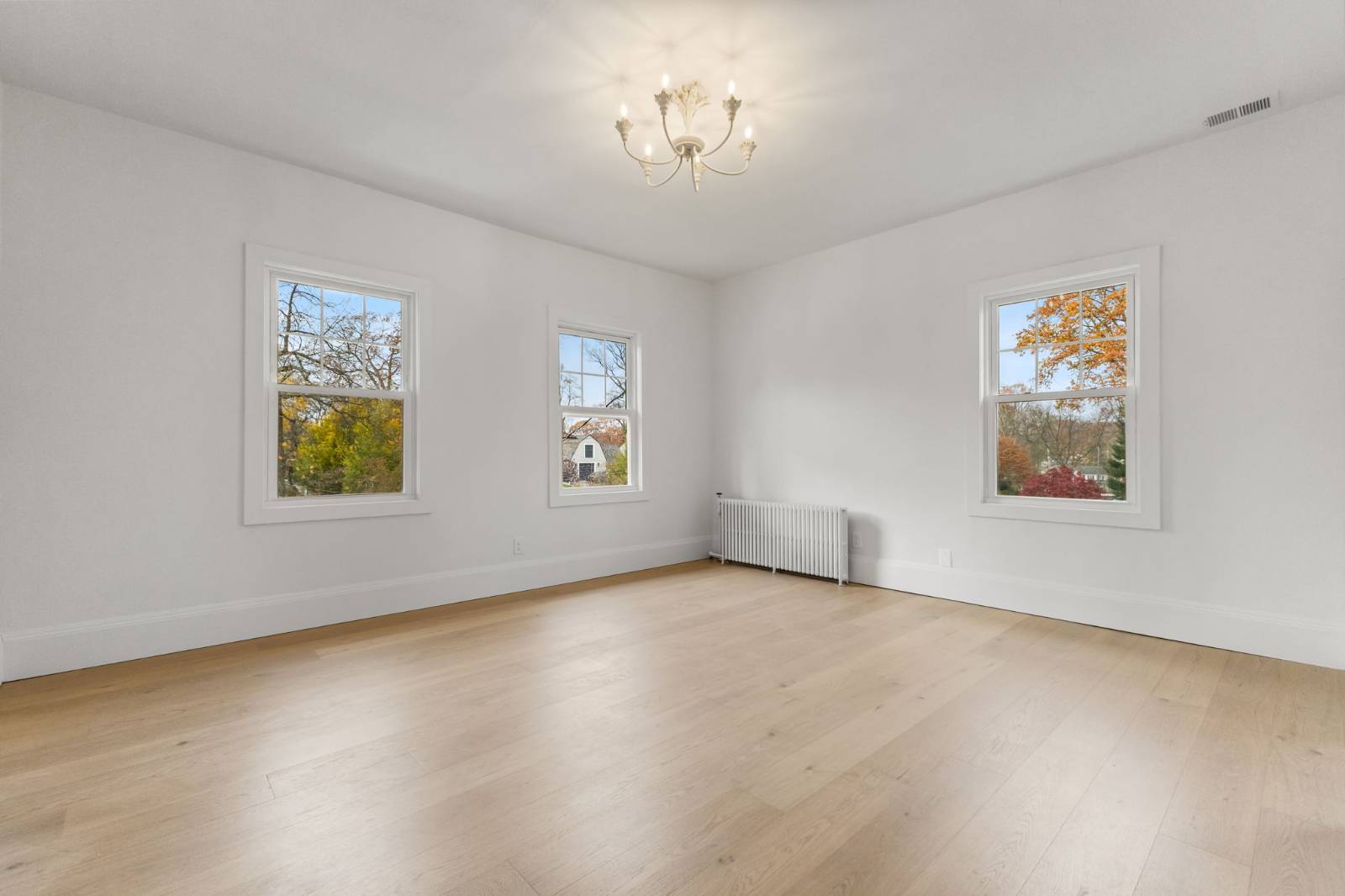 #28 photo, 158 Loring Ave, Pelham , NY 10803