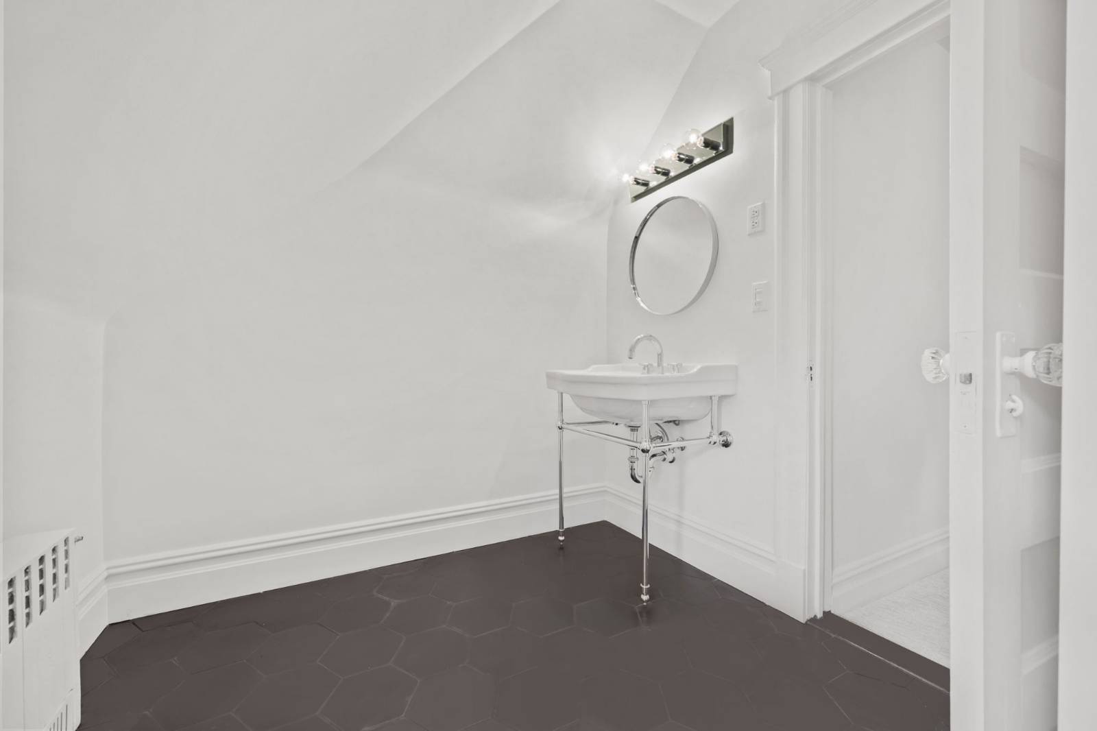 #39 photo, 158 Loring Ave, Pelham , NY 10803