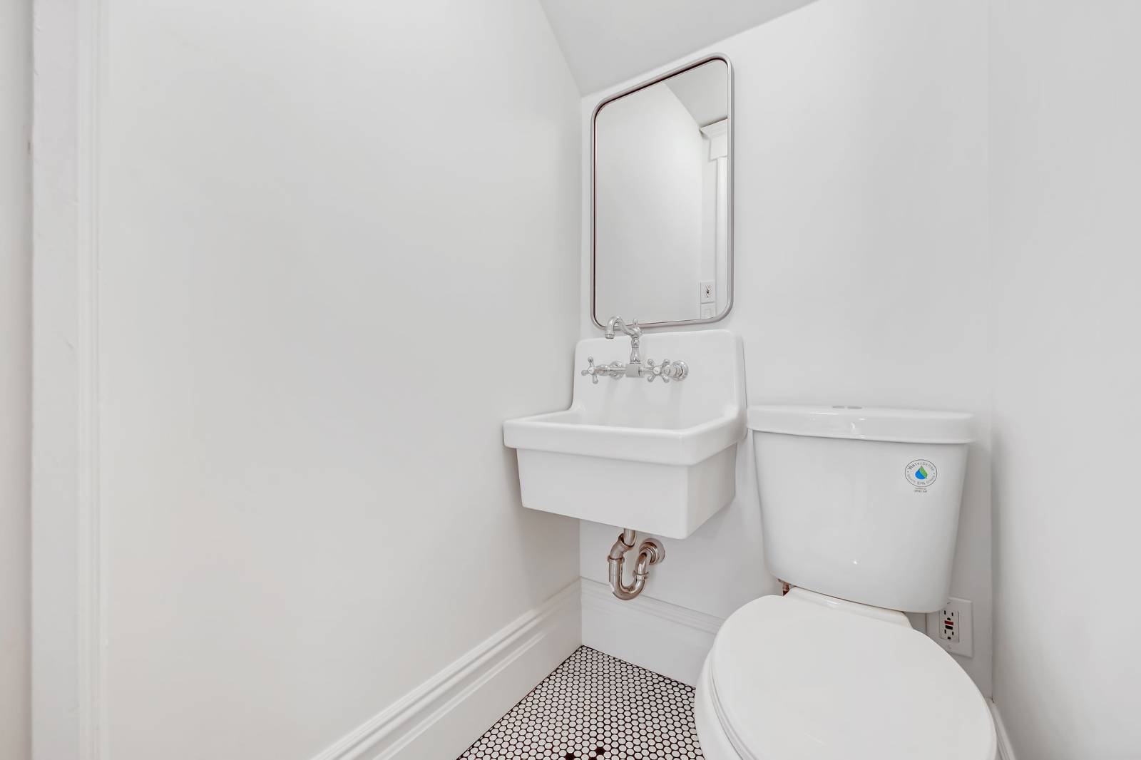 #4 photo, 158 Loring Ave, Pelham , NY 10803