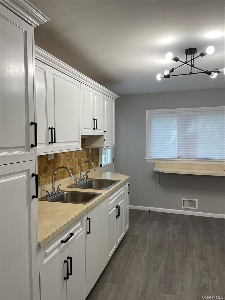 #4 photo, 7 Castle Drive, Spring Valley , NY 10977