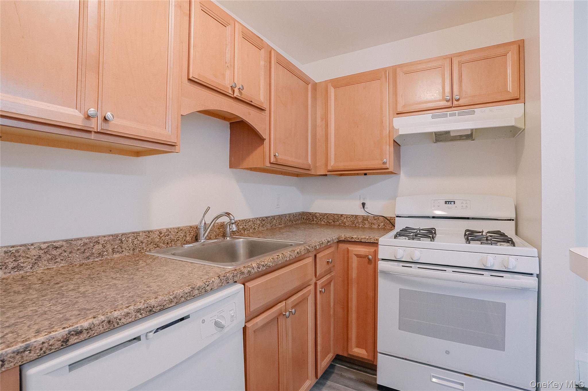 #17 photo, 3 Locust Court, Fishkill , NY 12524