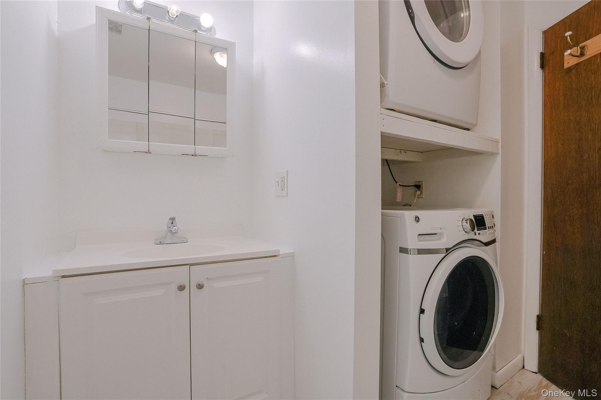 #19 photo, 3 Locust Court, Fishkill , NY 12524