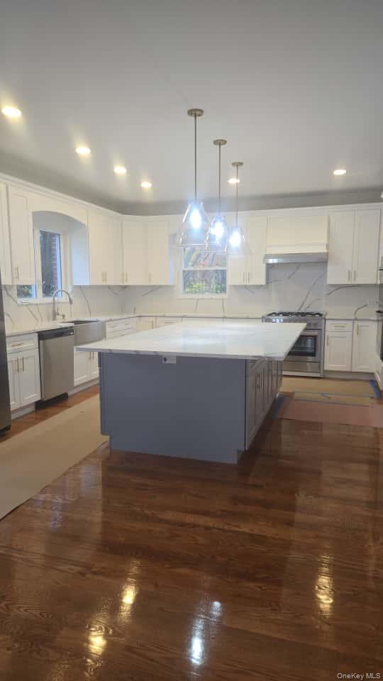 #2 photo, 23 Sunlight Hill, Yonkers , NY 10704