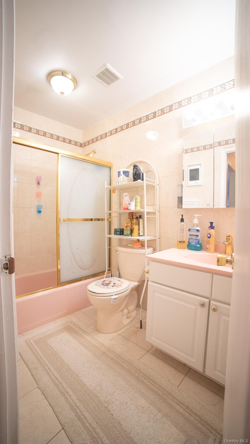 #13 photo, 614 Woodland Hills Road, White Plains , NY 10603