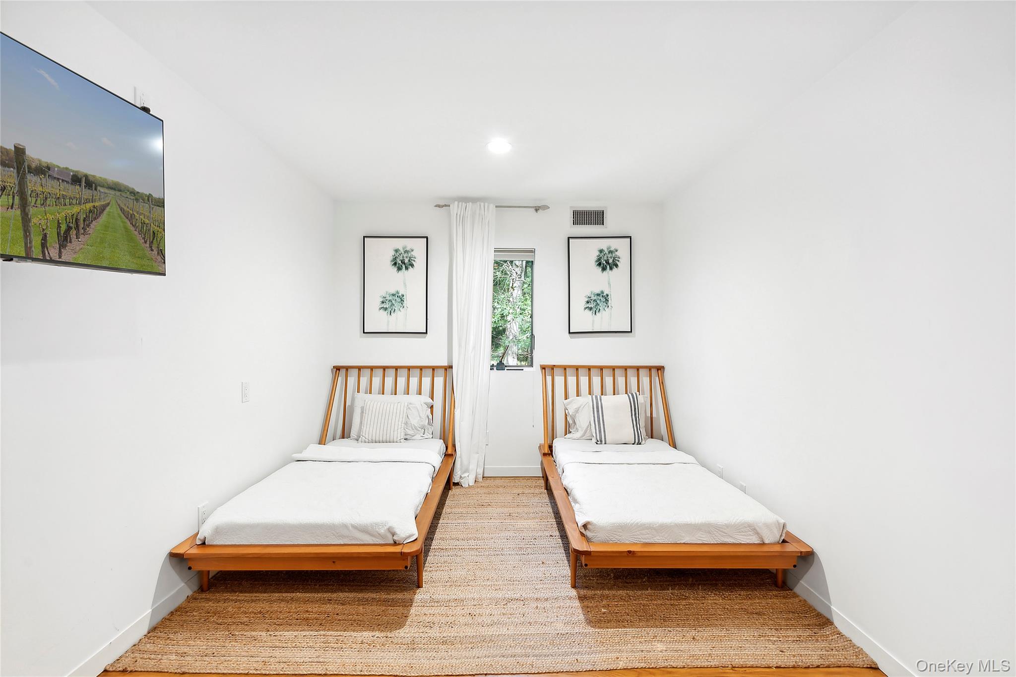 #10 photo, 6 James Street, East Hampton , NY 11937