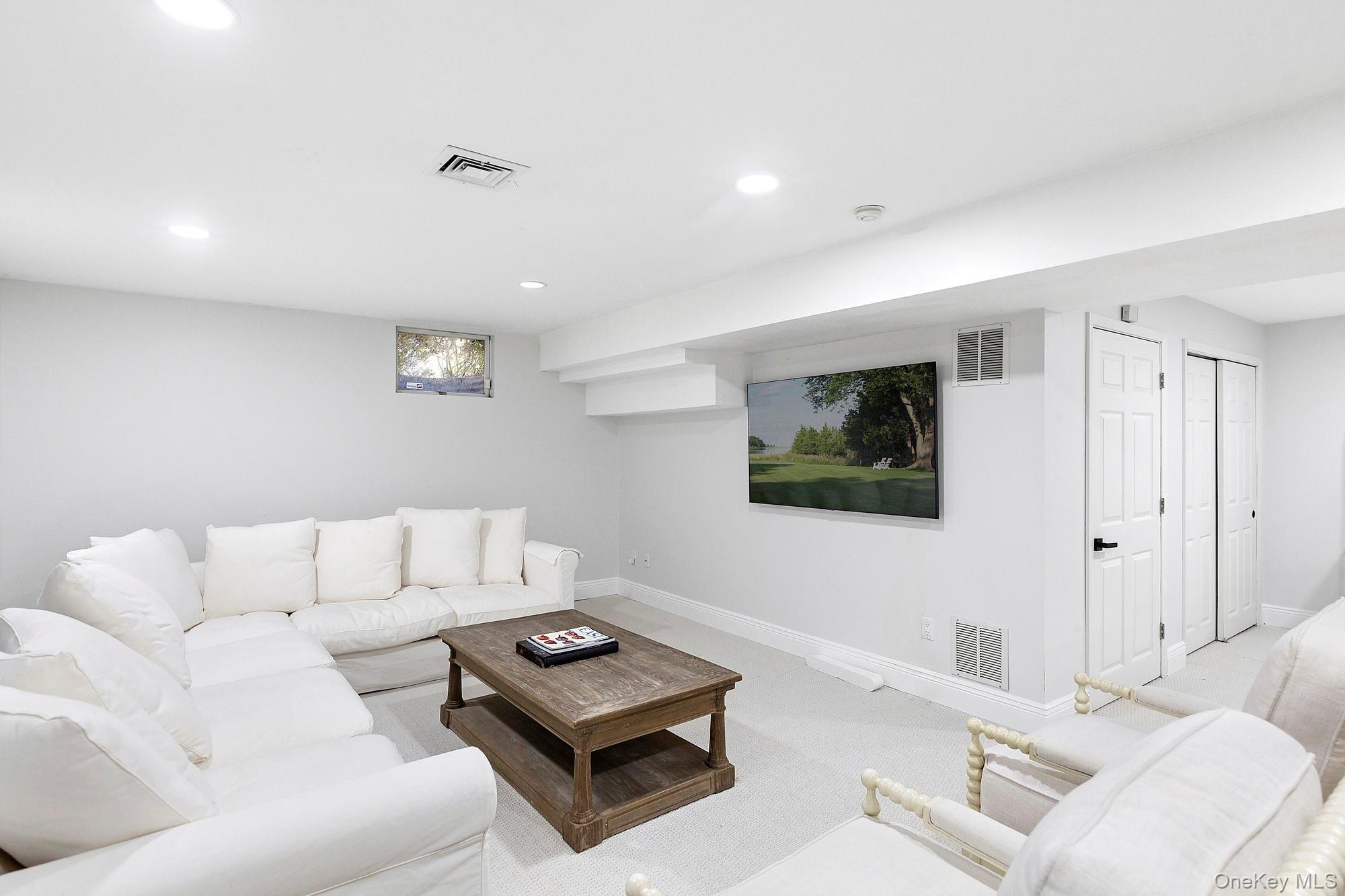 #11 photo, 6 James Street, East Hampton , NY 11937