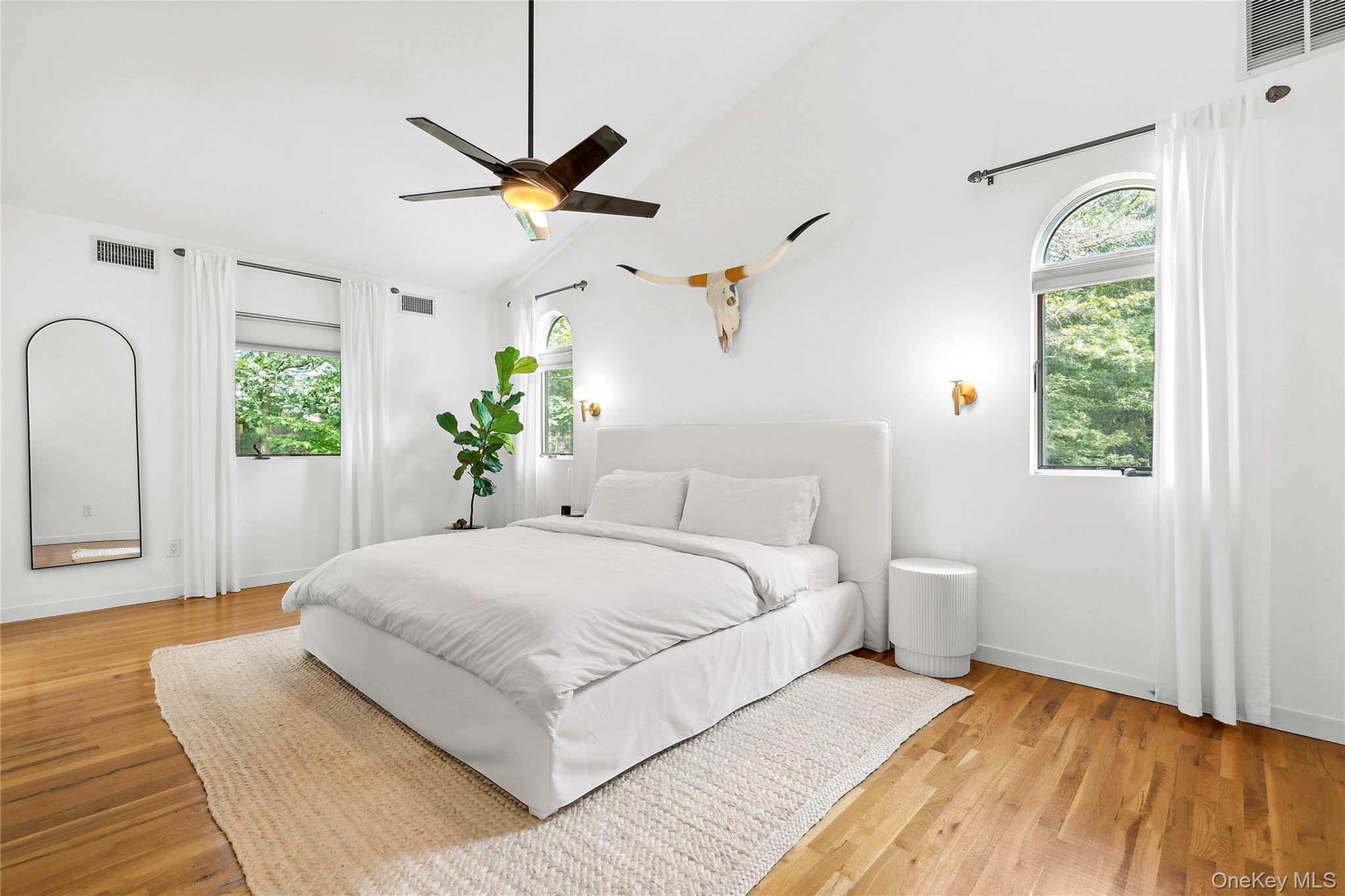 #6 photo, 6 James Street, East Hampton , NY 11937