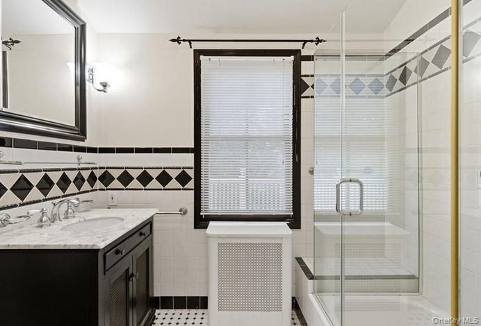 #11 photo, 22 School Street, Oyster Bay , NY 11771