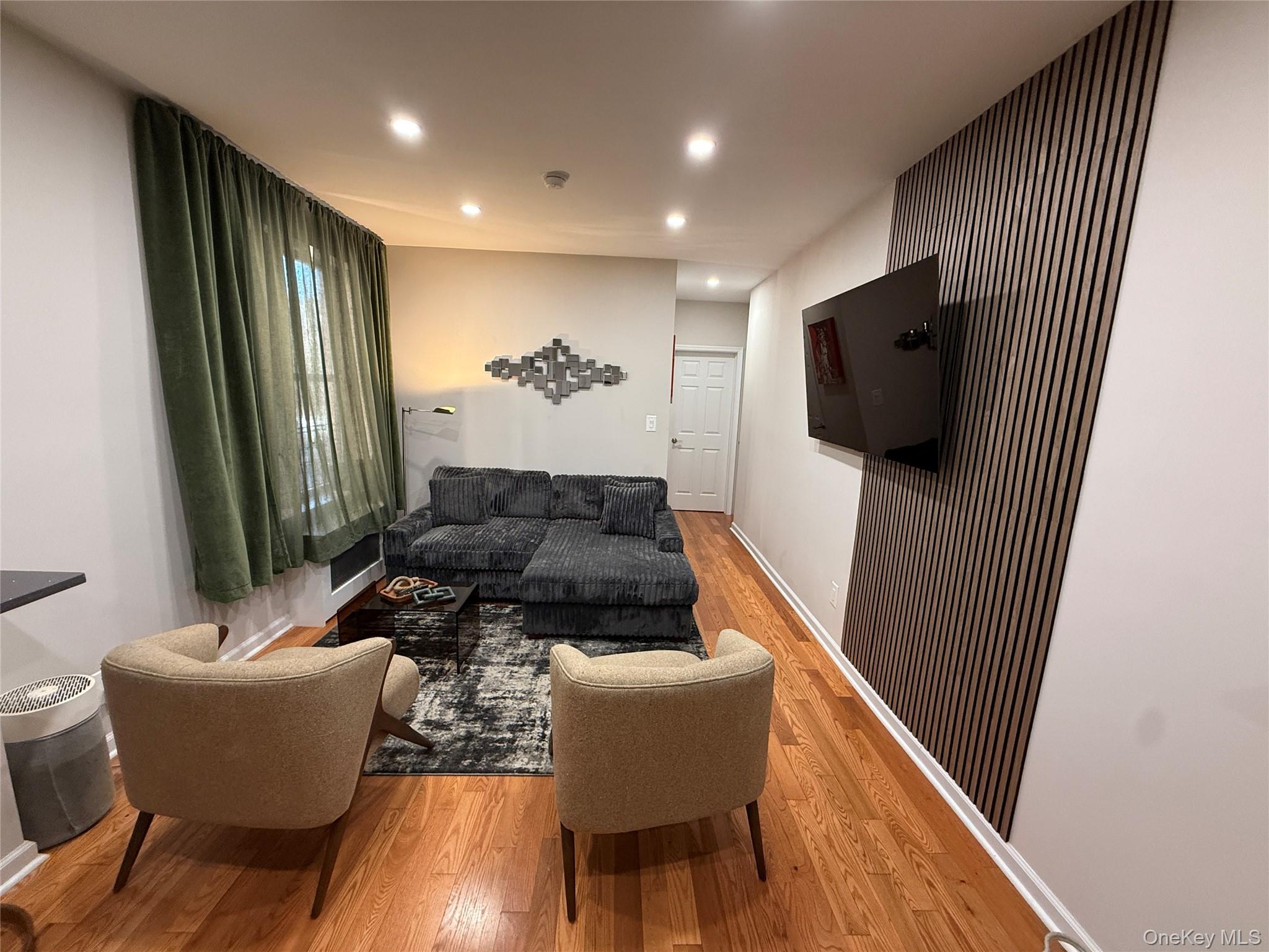 #5 photo, 34-58 90th St, Jackson Heights , NY 11372