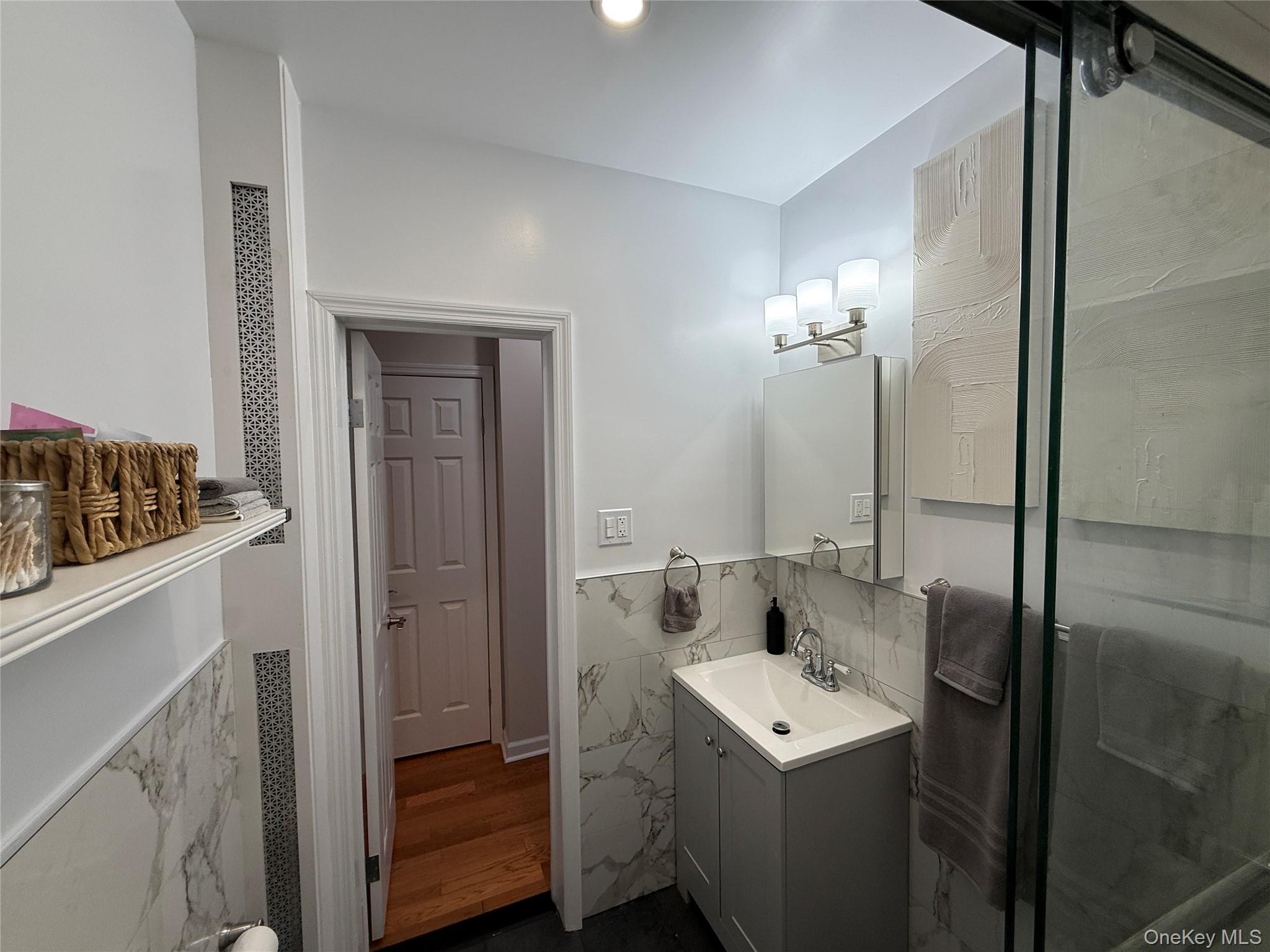 #7 photo, 34-58 90th St, Jackson Heights , NY 11372