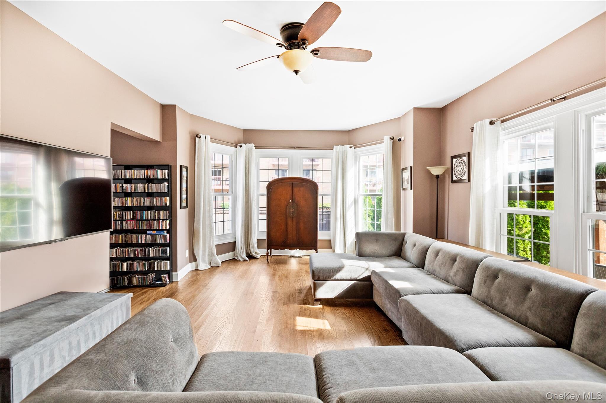 #16 photo, 10 Maple Avenue, Patchogue , NY 11772