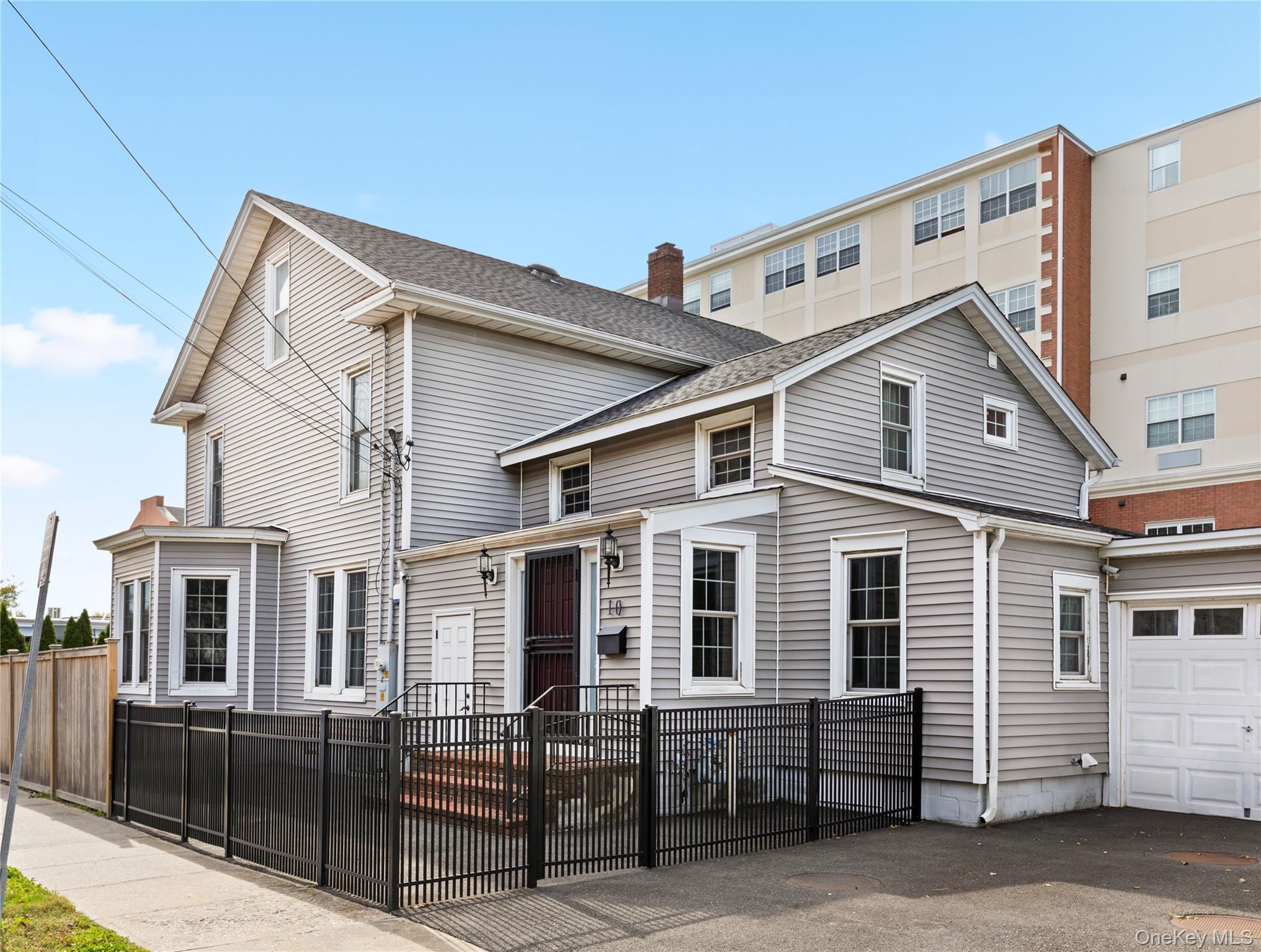 #4 photo, 10 Maple Avenue, Patchogue , NY 11772