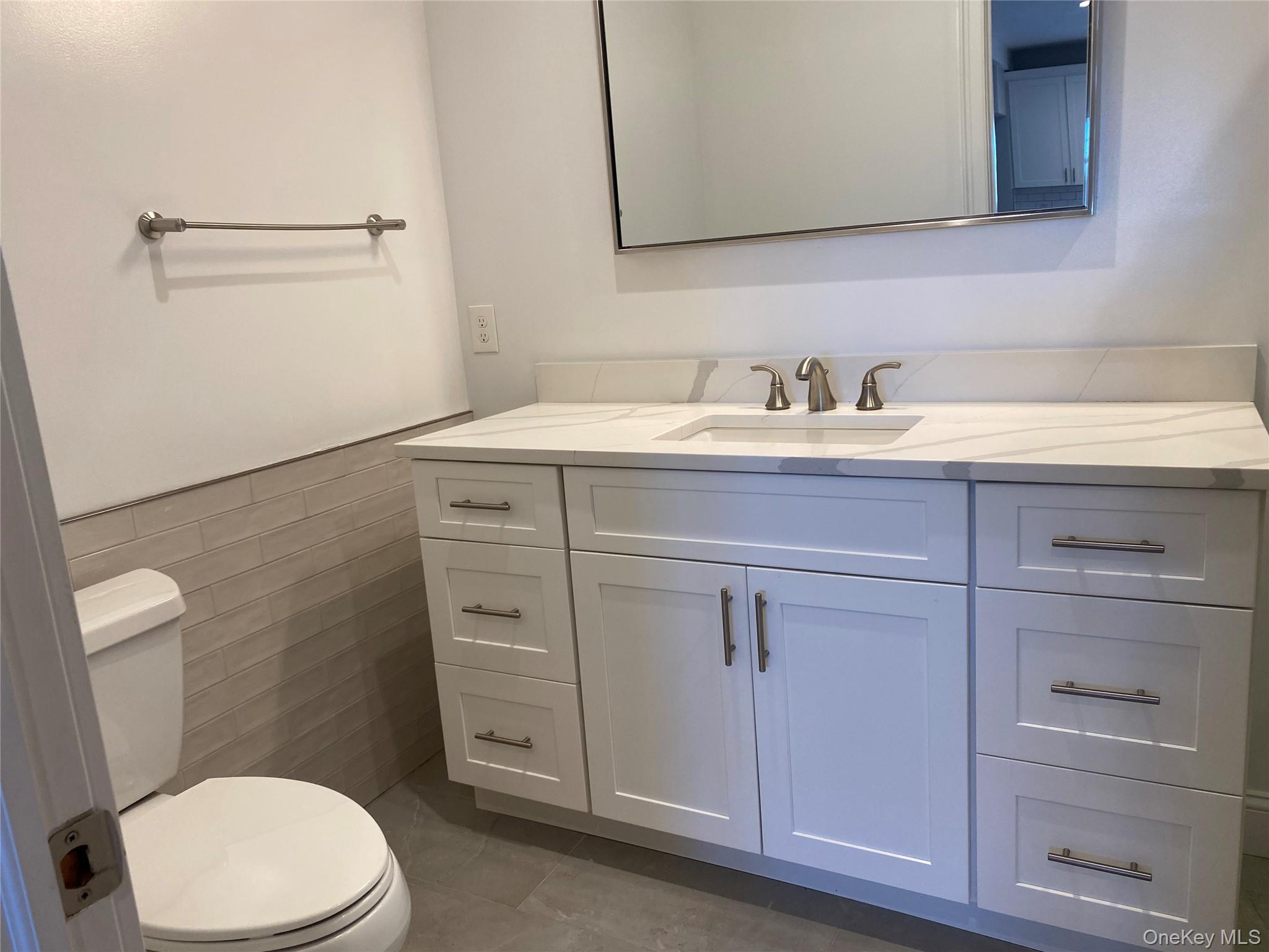 #11 photo, 840 Montauk Highway, Copiague , NY 11726