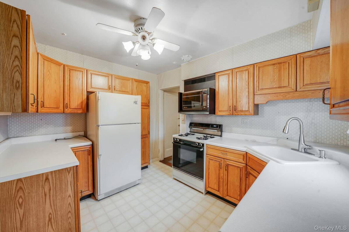 #14 photo, 23106 Union Turnpike, Bellerose Manor , NY 11427