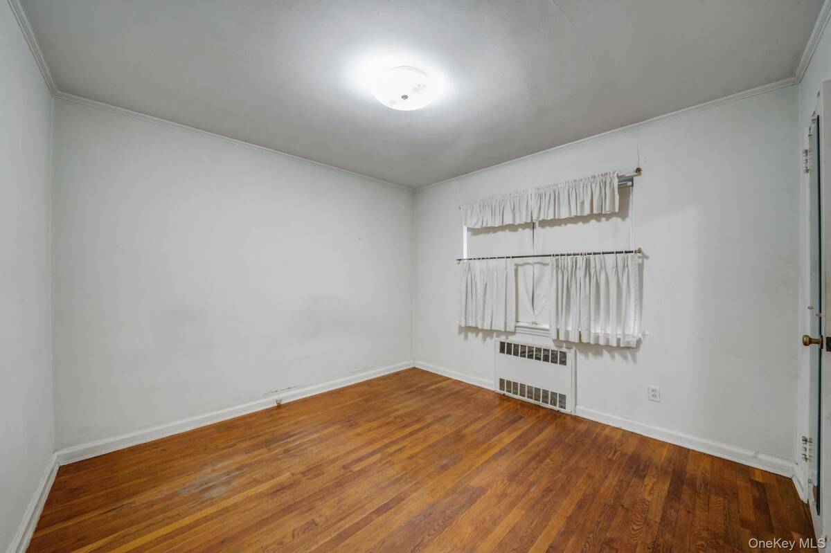 #19 photo, 23106 Union Turnpike, Bellerose Manor , NY 11427