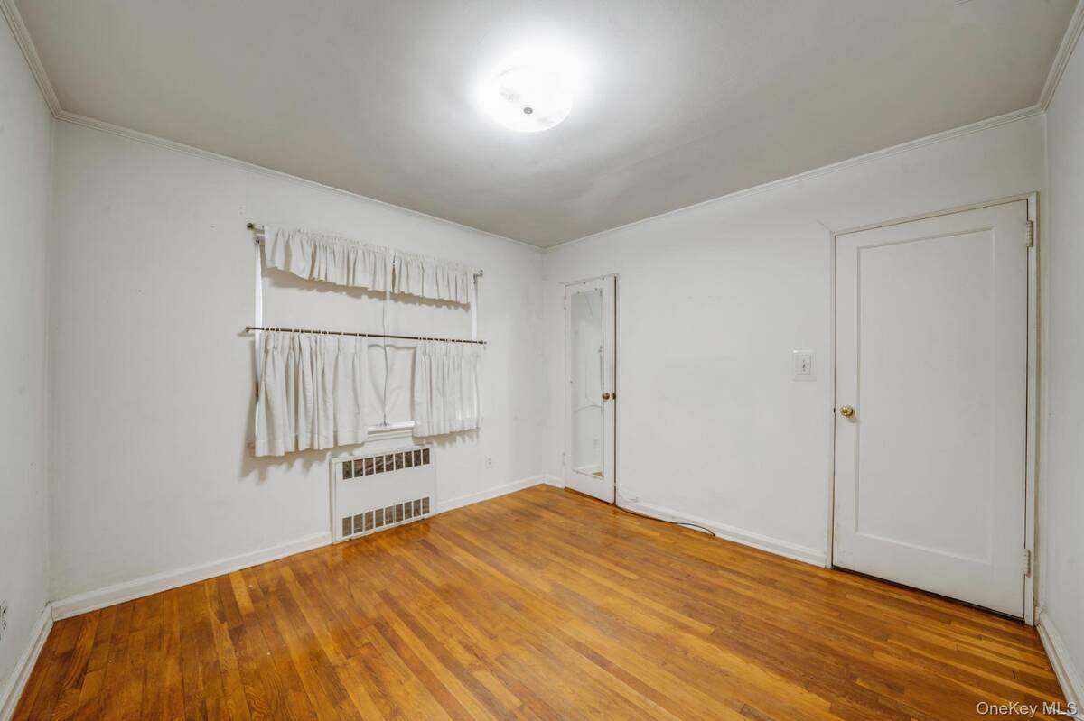 #20 photo, 23106 Union Turnpike, Bellerose Manor , NY 11427