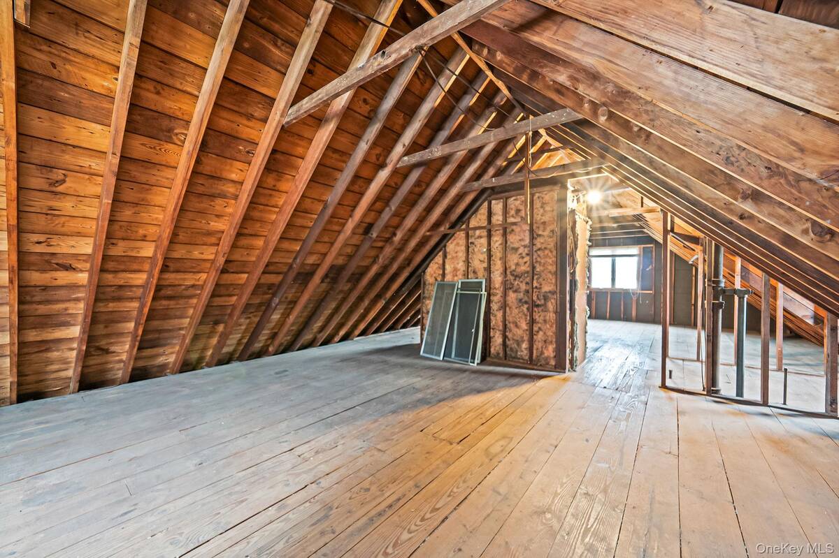 #25 photo, 23106 Union Turnpike, Bellerose Manor , NY 11427