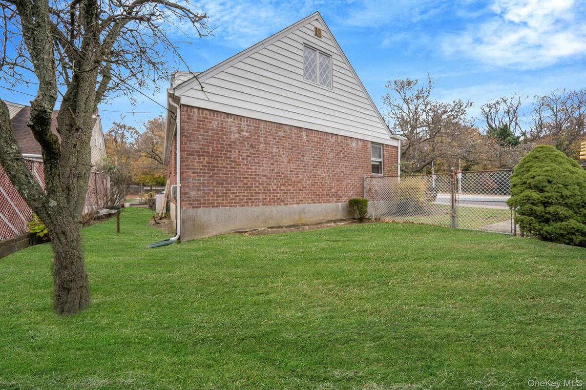 #4 photo, 23106 Union Turnpike, Bellerose Manor , NY 11427