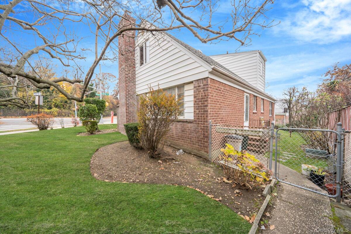 #6 photo, 23106 Union Turnpike, Bellerose Manor , NY 11427