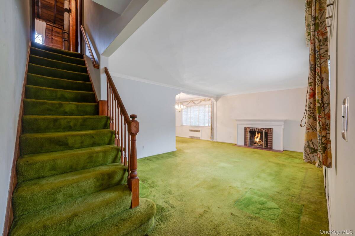 #8 photo, 23106 Union Turnpike, Bellerose Manor , NY 11427