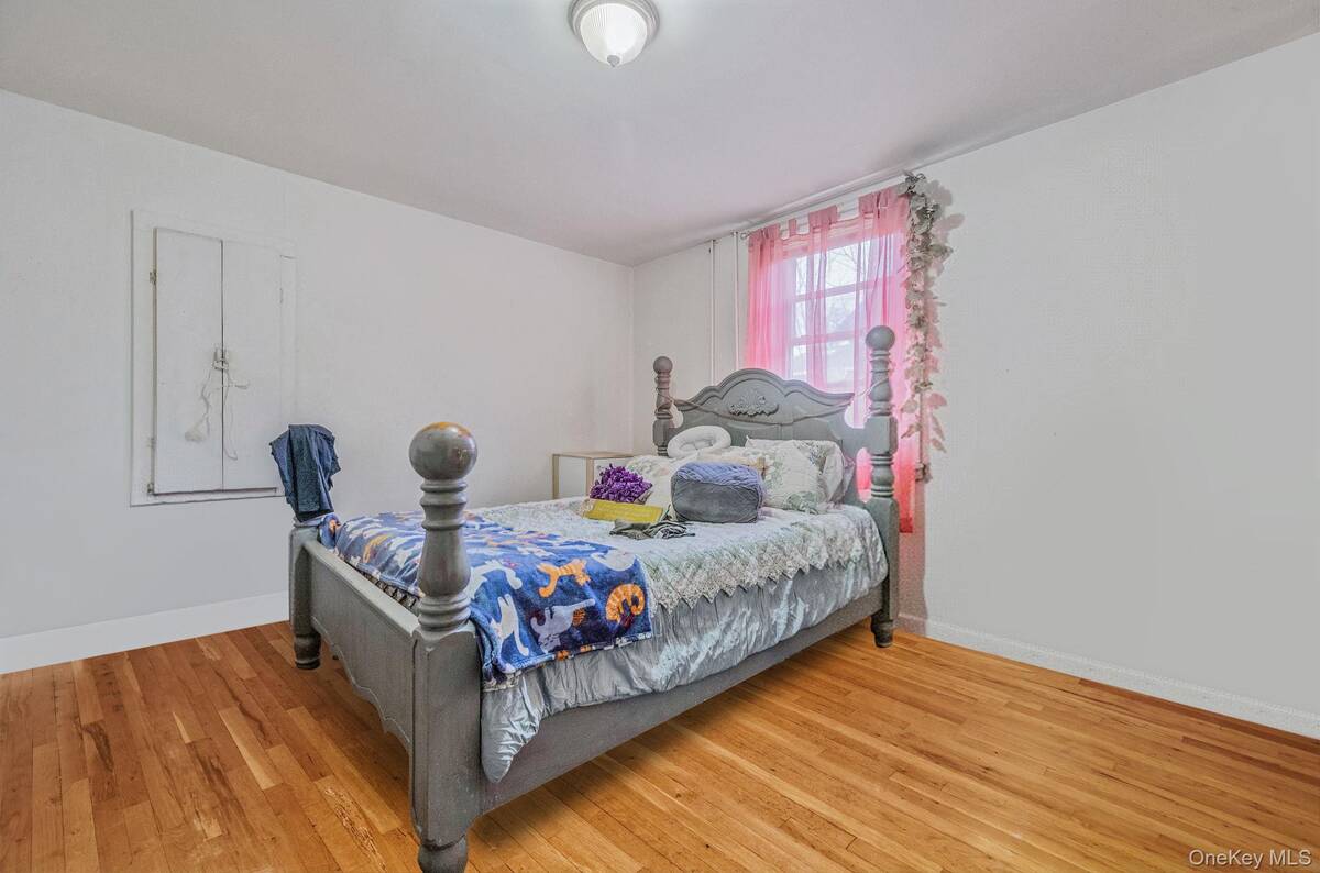 #8 photo, 21 S Summit Avenue, Patchogue , NY 11772