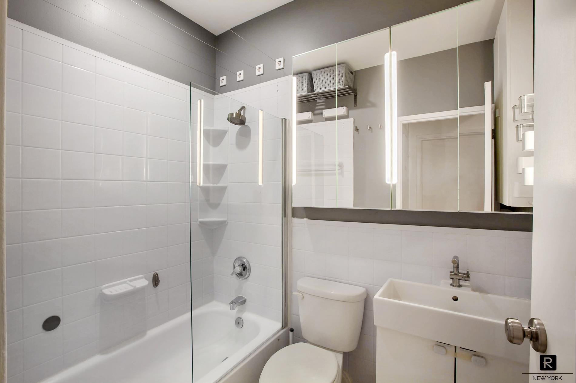 #13 photo, New York City, Manhattan Valley , NY 10025